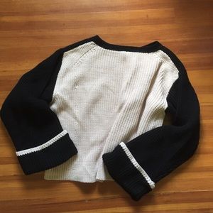 Topshop flared sleeve sweater ||